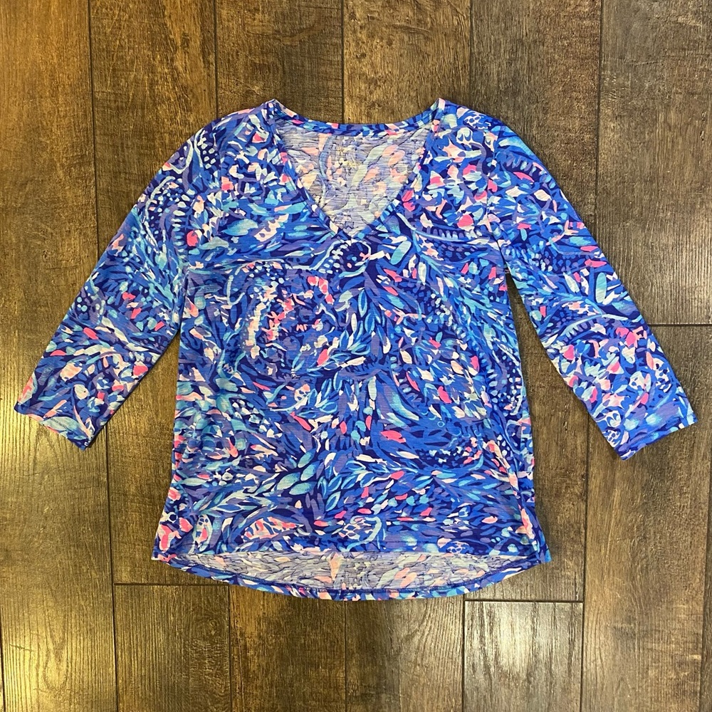 lilly pulitzer etta 3/4 sleeve top in party wave print blue, purple & pink